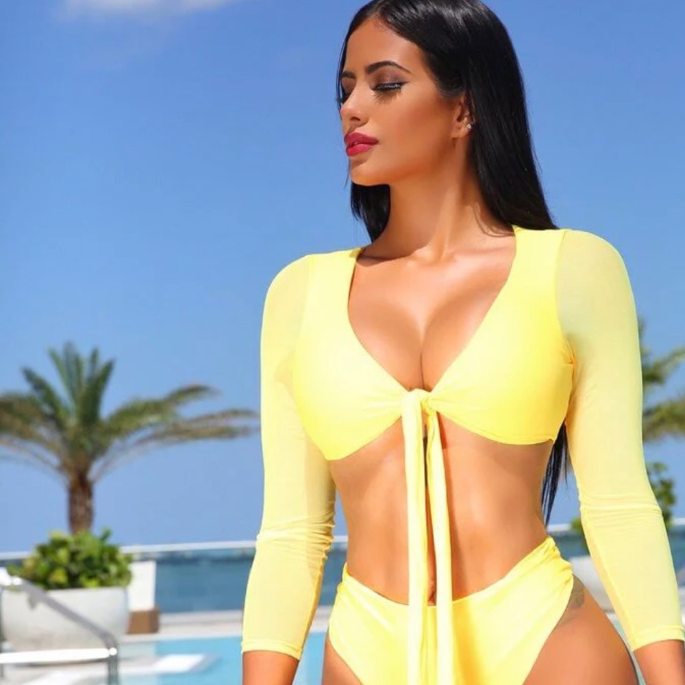 A must have bikini for a pool/beach/lounge/vacay setting! BRAND NEW WITH TAGS!